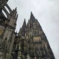 Cologne Cathedral? More Like Okaythedral