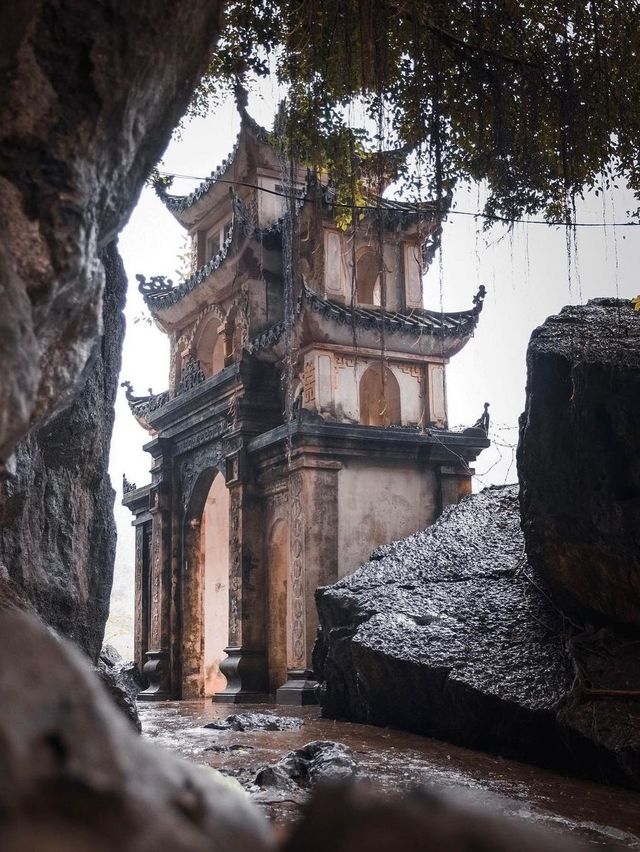  Bich Dong Pagoda