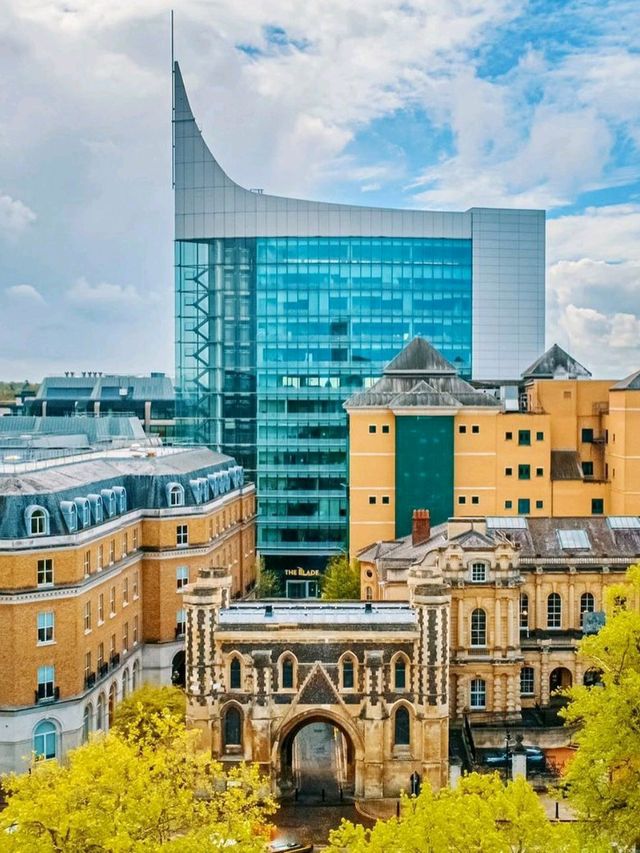 Discover the Stunning Architecture of Reading, England 🏰✨