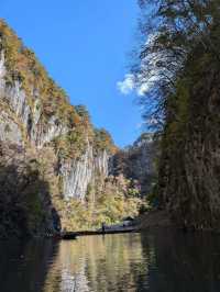 Enjoy the cliffs and the scenery of the four seasons