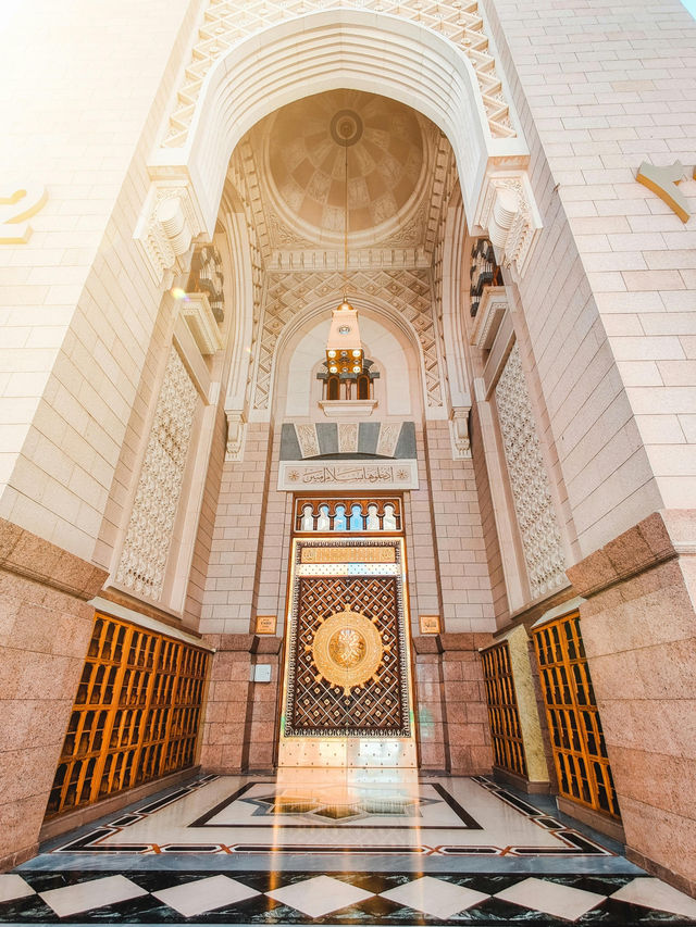 Madinah: The Heart of Devotion and Tranquility 🕌