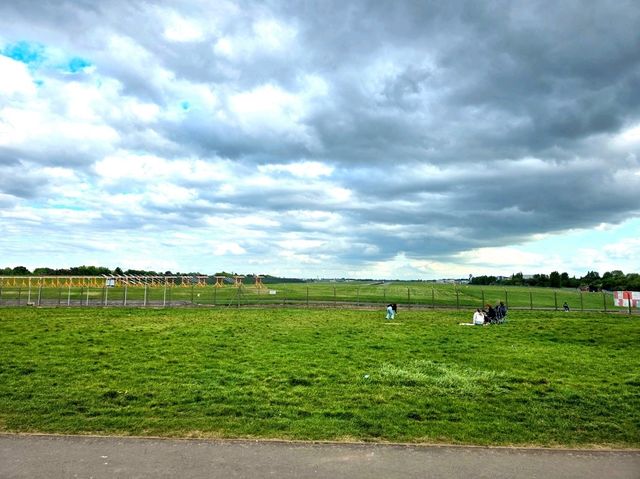 A Perfect Summer Day at Birmingham Airport Viewing Area – A Hidden Gem in Sheldon Country Park