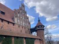 Welcome to the largest castle in the world! 