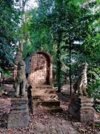 Wat Phra That Doi Leng — Sacred Heights of Long, Phrae