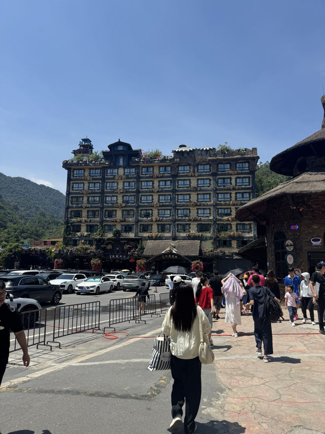 Qingyuan Adventure: Waterfalls, Hot Springs & Scenic Wonders in 3 Days Qingyuan Adventure: Waterfalls, Hot Springs & Scenic Wonders in 3 Days