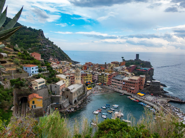 🎨 Cinque Terre – Italy’s Living Postcard 🌊 