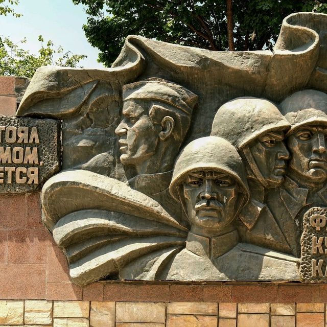 Memorial "Bratskiye Mogily" Park, Tashkent / 2025