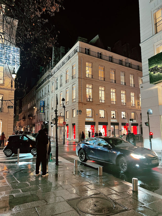 When Paris Lights Up, the Night Comes Alive 🇫🇷