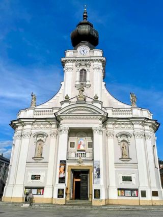 Step Into History: Exploring Wadowice's Stunning Basilica and Papal Roots 🇵🇱✨