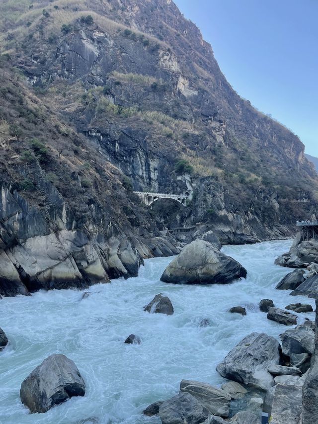 Tiger Leaping Gorge, Lijiang, Yunnan🍃🌿 Tiger Leaping Gorge, Lijiang, Yunnan🍃🌿