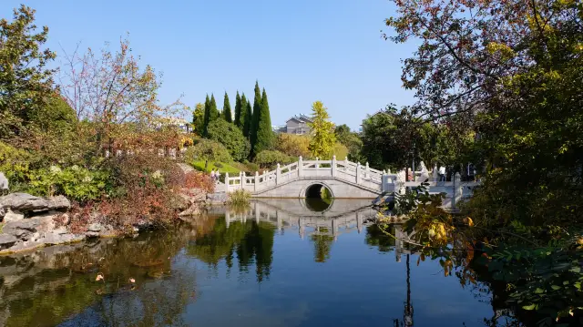 If I were to choose a garden to visit, I would choose the Mei Garden in Taizhou