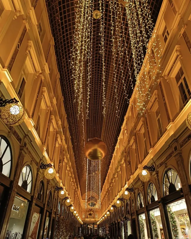 Strolling through the Grand Place in Brussels - Saint Hubert Gallery