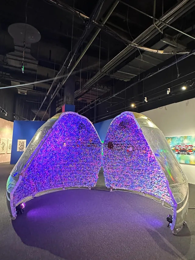 堪稱“黃島798”的黃盒子美術館，太美了