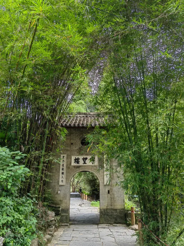 Huangyao Ancient Town, one of the top ten ancient towns in China, was a commercial hub during the Ming and Qing Dynasties