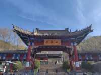 麥積山石窟:東方雕塑博物館