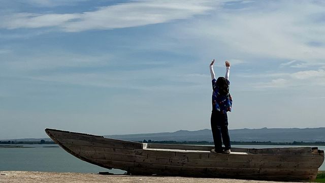 當額爾齊斯北河緩緩流過阿勒泰