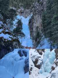 藍冰瀑布絕美雪景