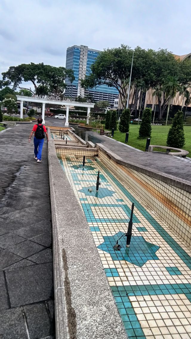 免簽的大馬·Sarawak Museum老館外走走