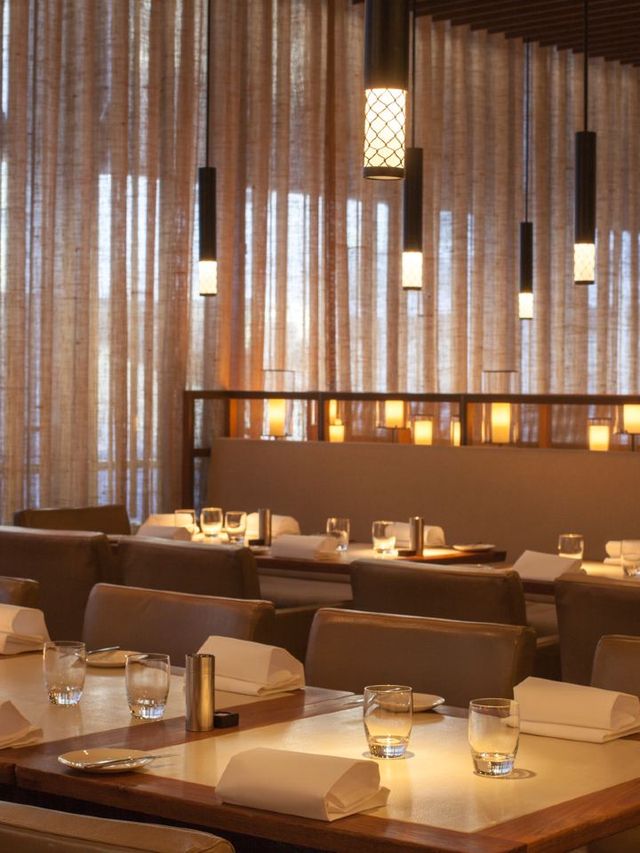 🌟 Luxe Lodgings: Crown Metropol Perth's Magic 🏨✨