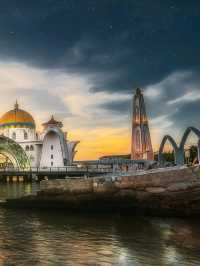 Malacca Straits Mosque in Malaysia❤️😍