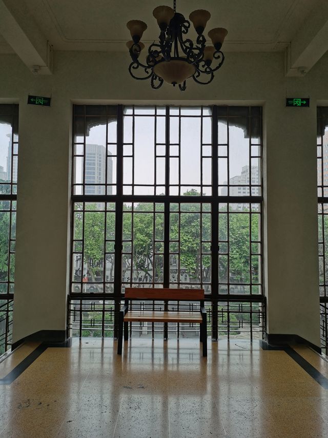 南京夏日避暑好去處—去江蘇省美術新老館看展