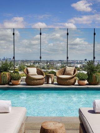 🌟✨ West Hollywood's Chic Sleeps: Hotel West Hollywood 🌆🛏️
