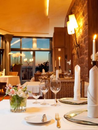 🏰✨ Eisenach Escapes: Luxury at Romantik Hotel! 🌟