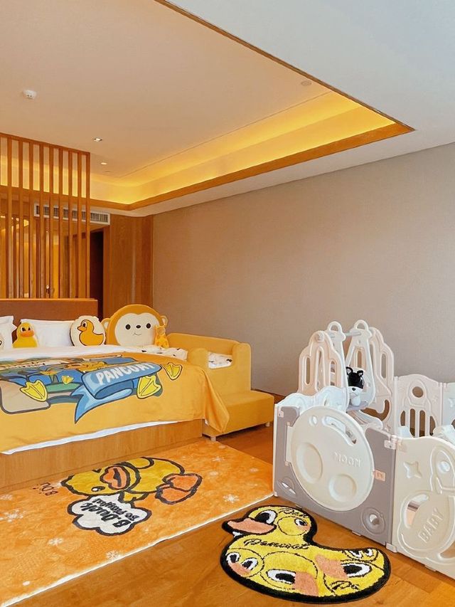 🏔️ Changbai Mountain's Cozy Retreat: Eco-Luxury & Hot Springs! 🛀