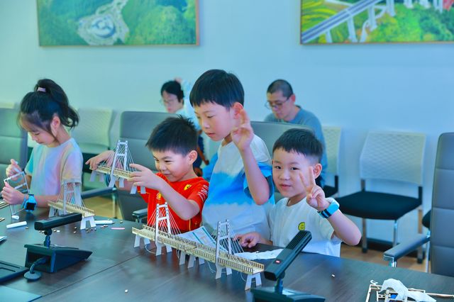 走進貴州第四站，走近平塘特大橋