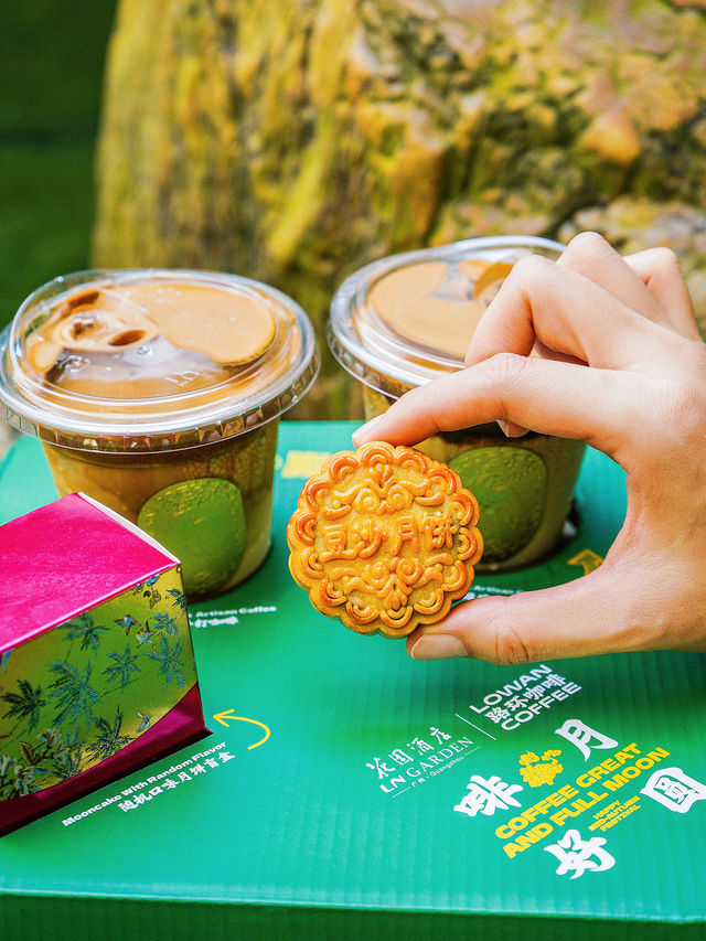 5. Cantonese Mooncakes: A Sweet Tradition from Guangzhou
