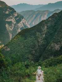 重慶周邊2小時野奢寶地，避世之旅 萬萬沒想到在距離重慶主城僅有兩個小時的巫山神女天路旁，居然隱藏著這。