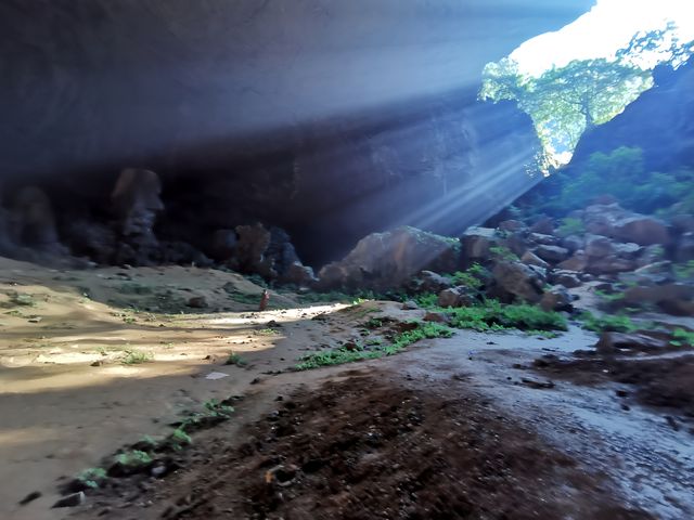 弄響天坑，陽光不會遺漏的地方。。