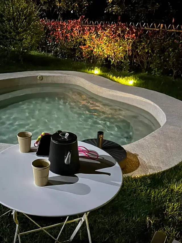 루산 시하이 보물 민박 | 산수 사이에 숨겨진 온천 전용탕.