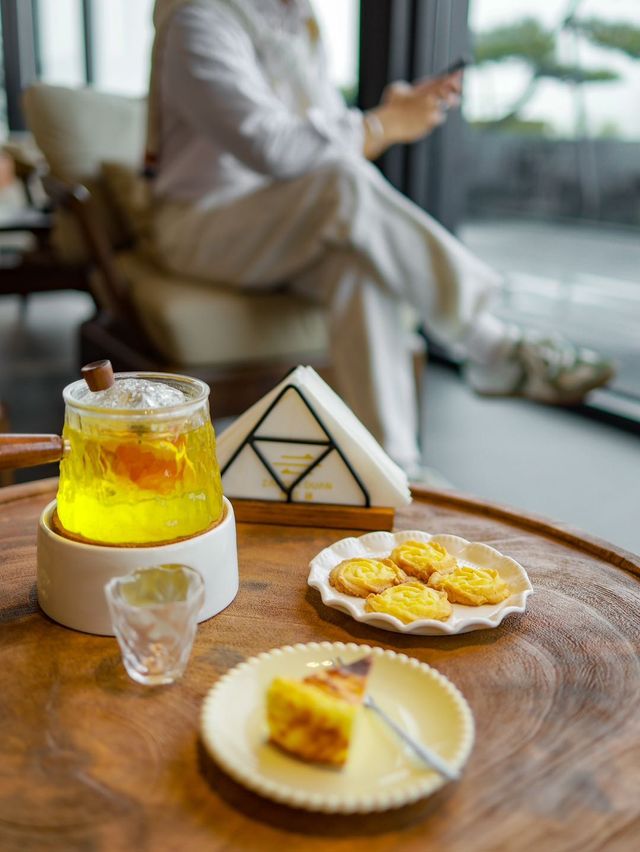 山在霧裡，我在山裡。