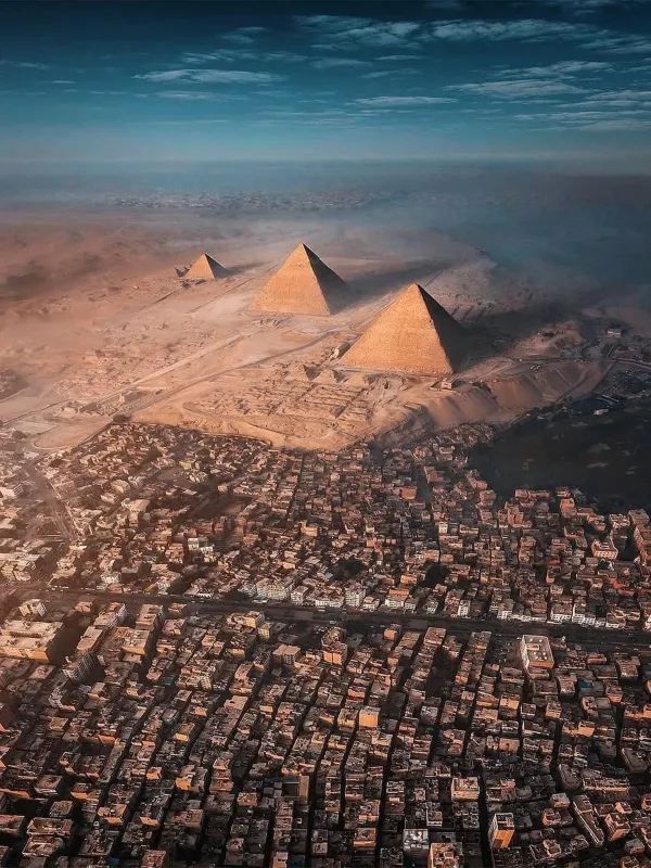 Discover the Great Pyramids of Giza in Egypt