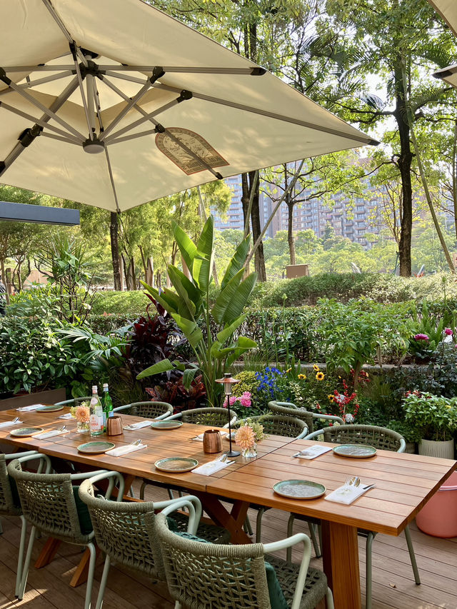 Looking for a Green Oasis in a Concrete City?