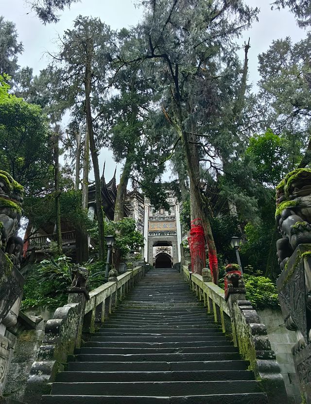 達州真佛山｜自然與禪意交織的詩意畫卷