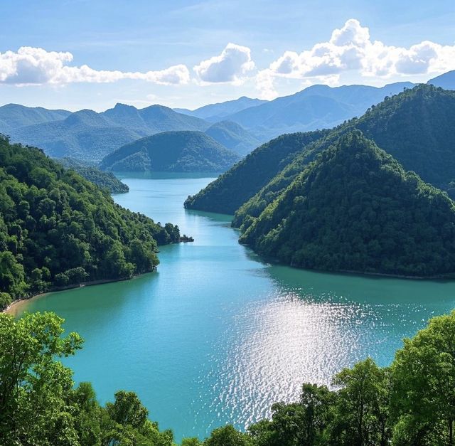探索越南河江清水湖，解鎖小眾夢幻之境