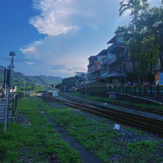 🏮  Sky Lanterns & Railway Charm