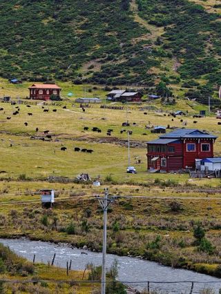 Four Sisters Mountain + Mosika Village 3 Days 2 Nights Itinerary