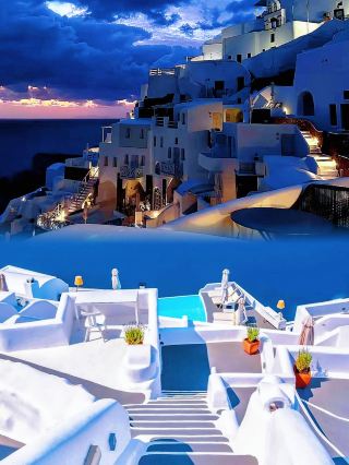 【Ultimate Santorini Romance Guide】How to Experience the Blue-and-White Fairytale World Like a Pro!
