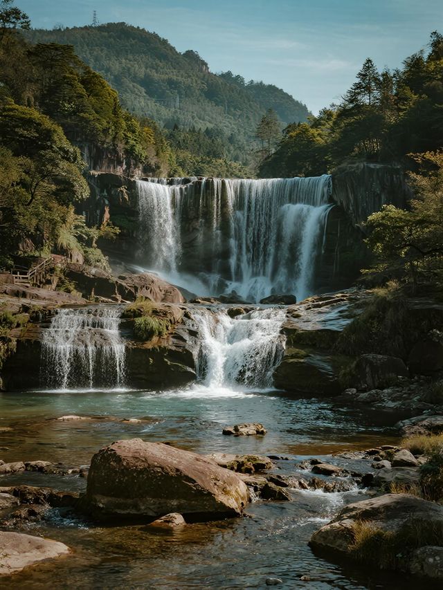 福州周邊小眾秘境！帶娃衝進23℃森林瀑布，彩虹下拍照美哭