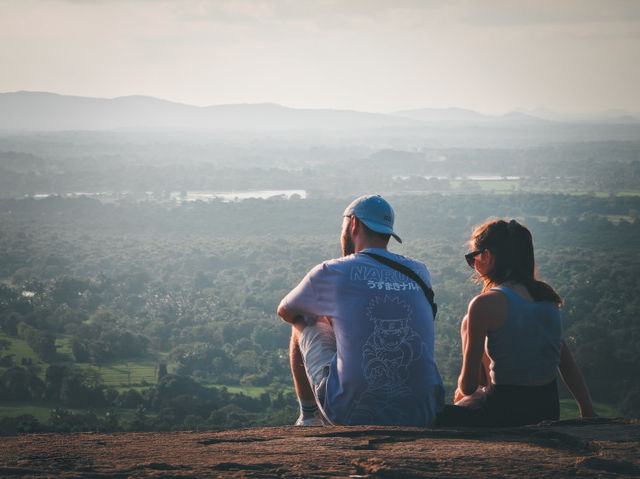 斯里蘭卡｜蒼穹之下，唯有一石