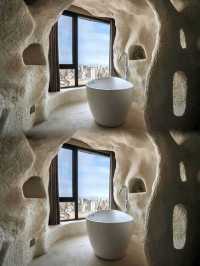 青島這家民宿絕了！洞穴風房間把山海都裝進了「石窟」裡～