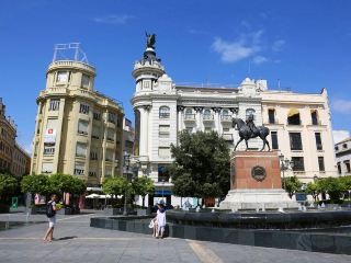 科爾多瓦：坦蒂里亞斯廣場的活力與風情