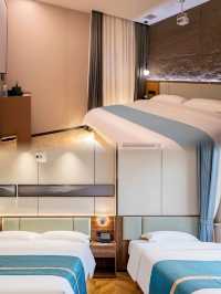 五四廣場智能酒店天花板！步行看海的科技感住宿太香