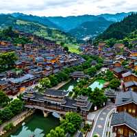 貴州省10天9晚一家四口家庭旅行攻略(預算:約14000元) 行程亮點: 探索貴州的自然奇觀(黃果樹