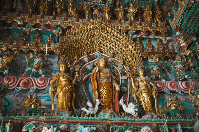 隰縣小西天：半崖聞妙音，千佛懸鏡天