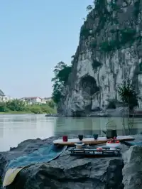 漓江畔的免費神仙體驗！睡進山水畫裡