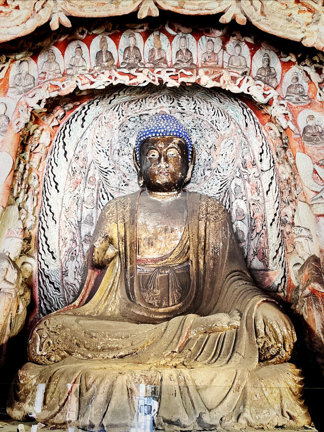 雲岡石窟北魏佛像 被認為是中國雕塑的藝術巔峰之作